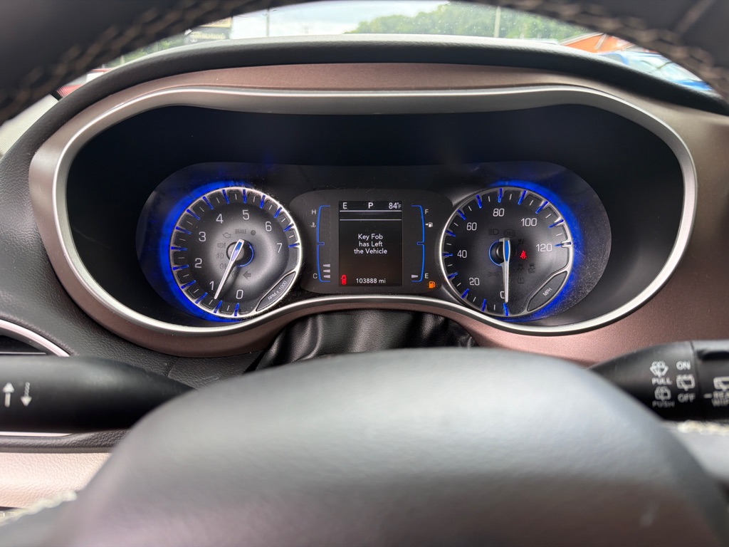 Photo 14 of this CHRYSLER VOYAGER