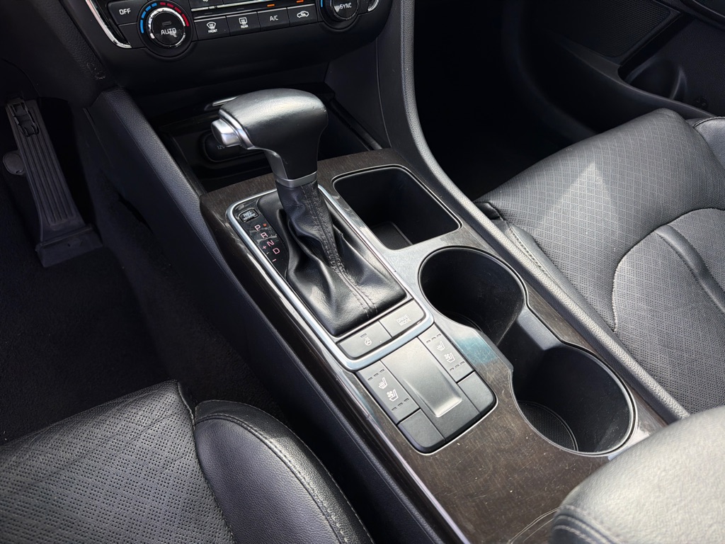 Photo 17 of this KIA OPTIMA