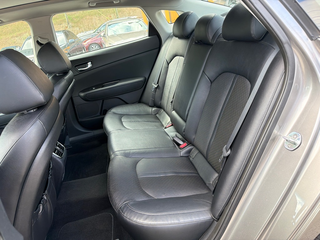 Photo 21 of this KIA OPTIMA