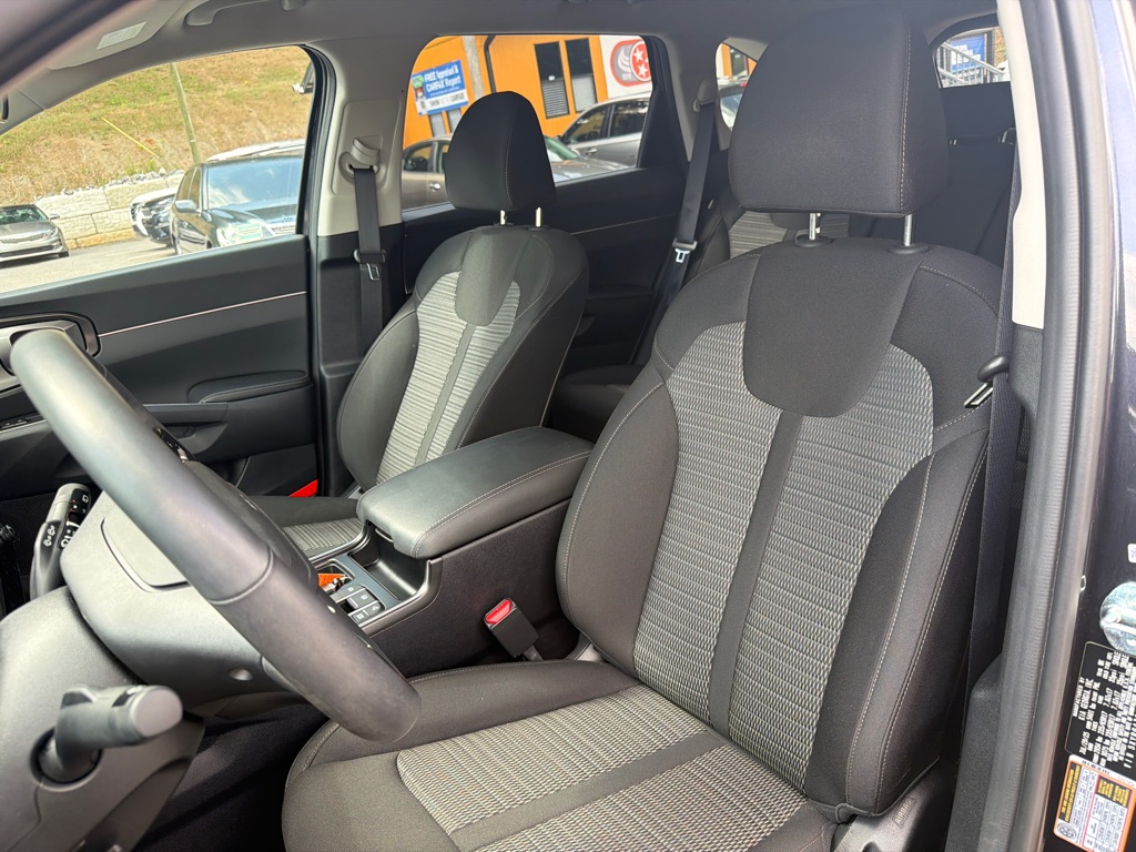 Photo 11 of this KIA SORENTO