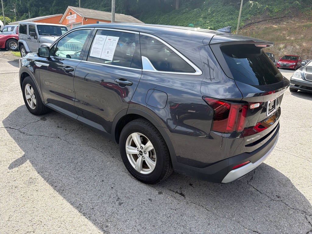 Photo 5 of this KIA SORENTO
