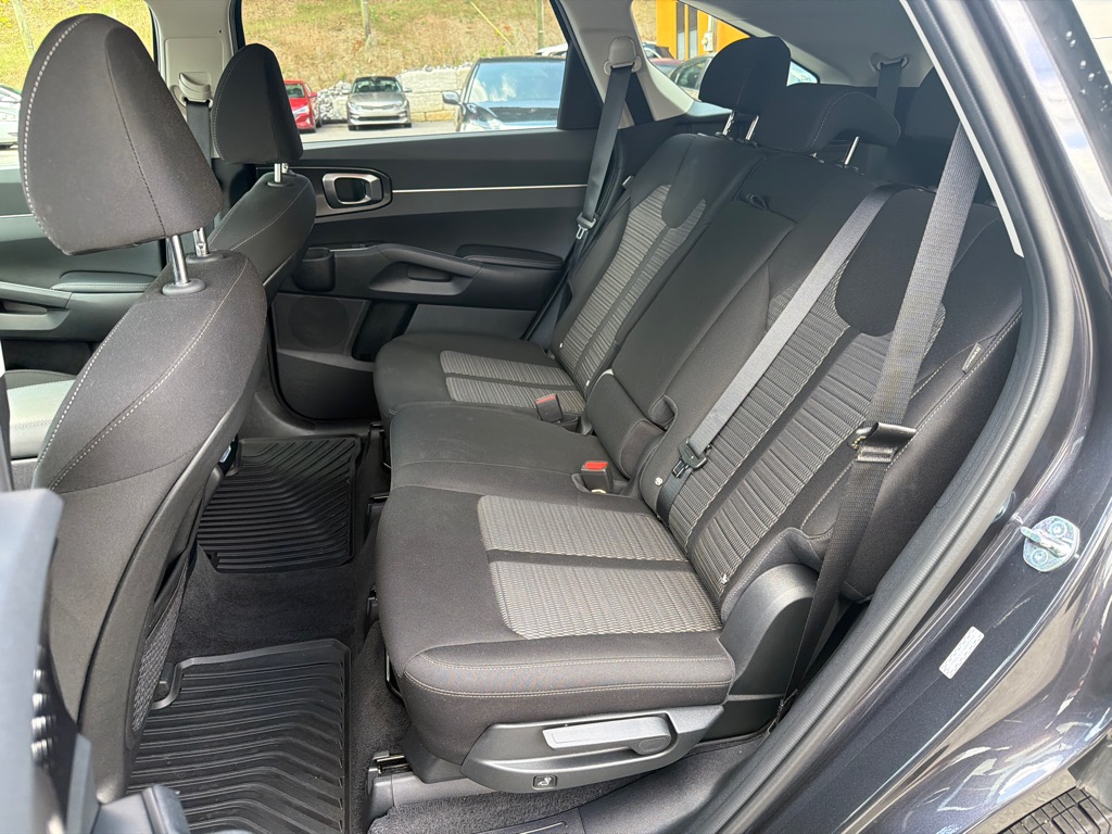 Photo 20 of this KIA SORENTO
