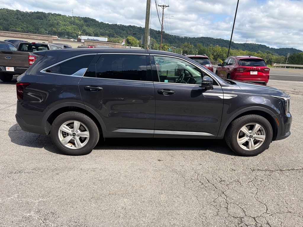 Photo 8 of this KIA SORENTO
