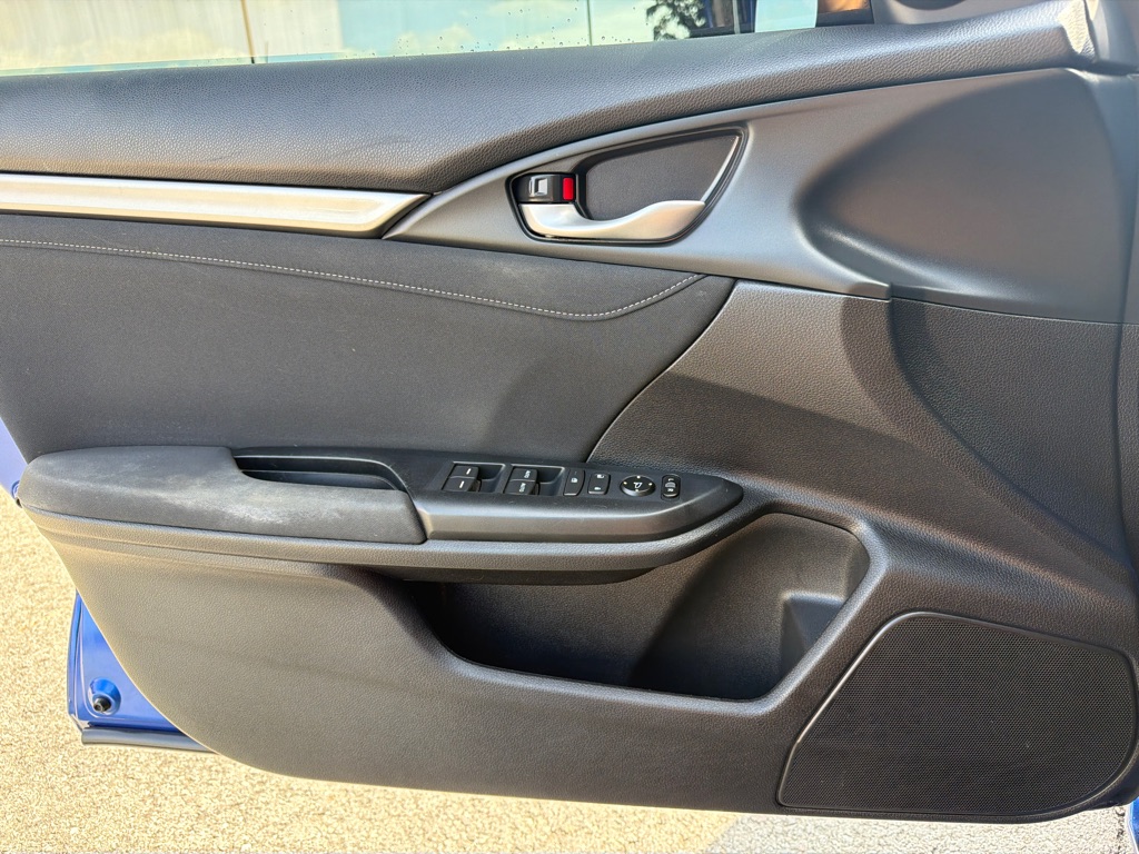 Photo 17 of this HONDA CIVIC