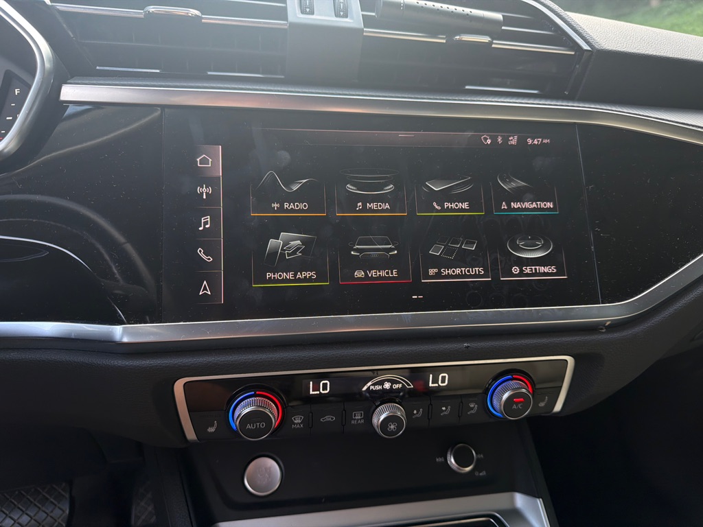 Photo 16 of this AUDI Q3