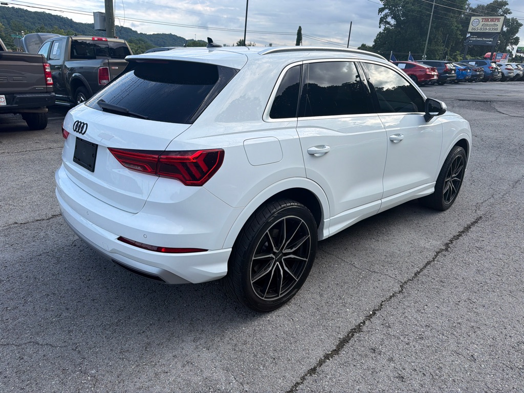 Photo 7 of this AUDI Q3