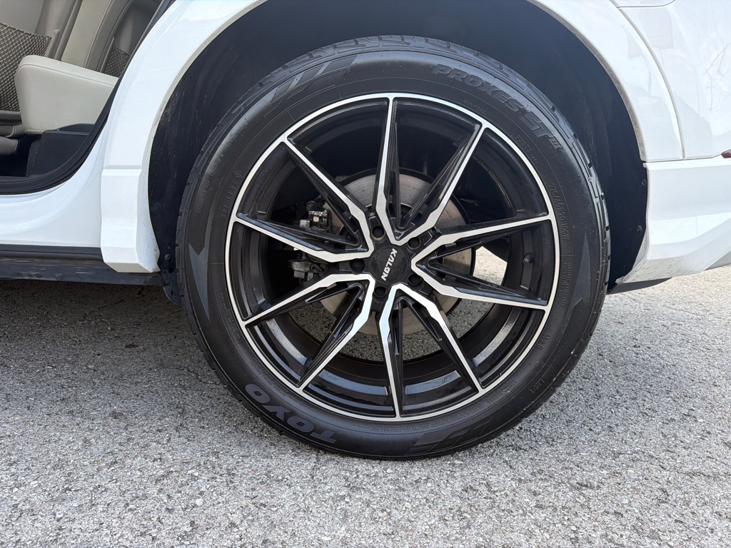 Photo 23 of this AUDI Q3