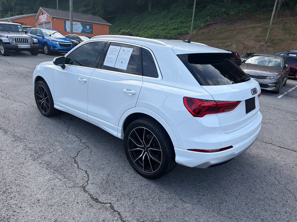 Photo 5 of this AUDI Q3