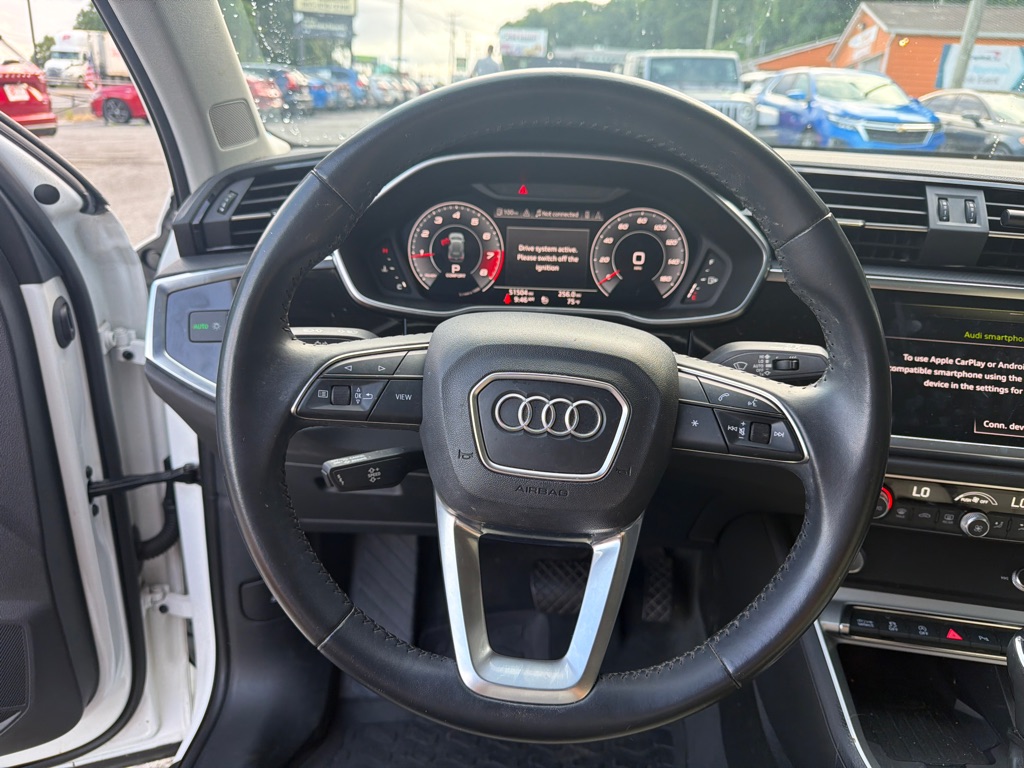 Photo 13 of this AUDI Q3