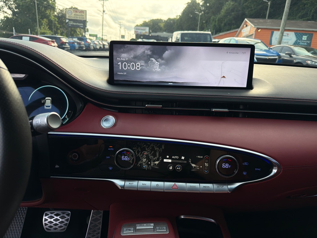 Photo 17 of this GENESIS GV70