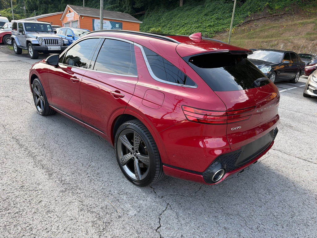 Photo 4 of this GENESIS GV70