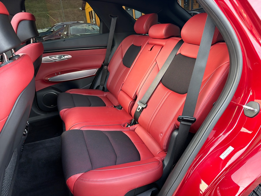 Photo 25 of this GENESIS GV70