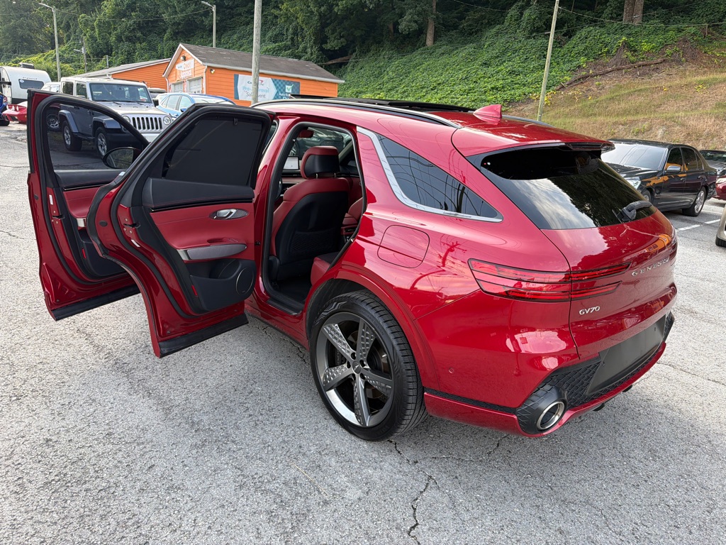 Photo 27 of this GENESIS GV70