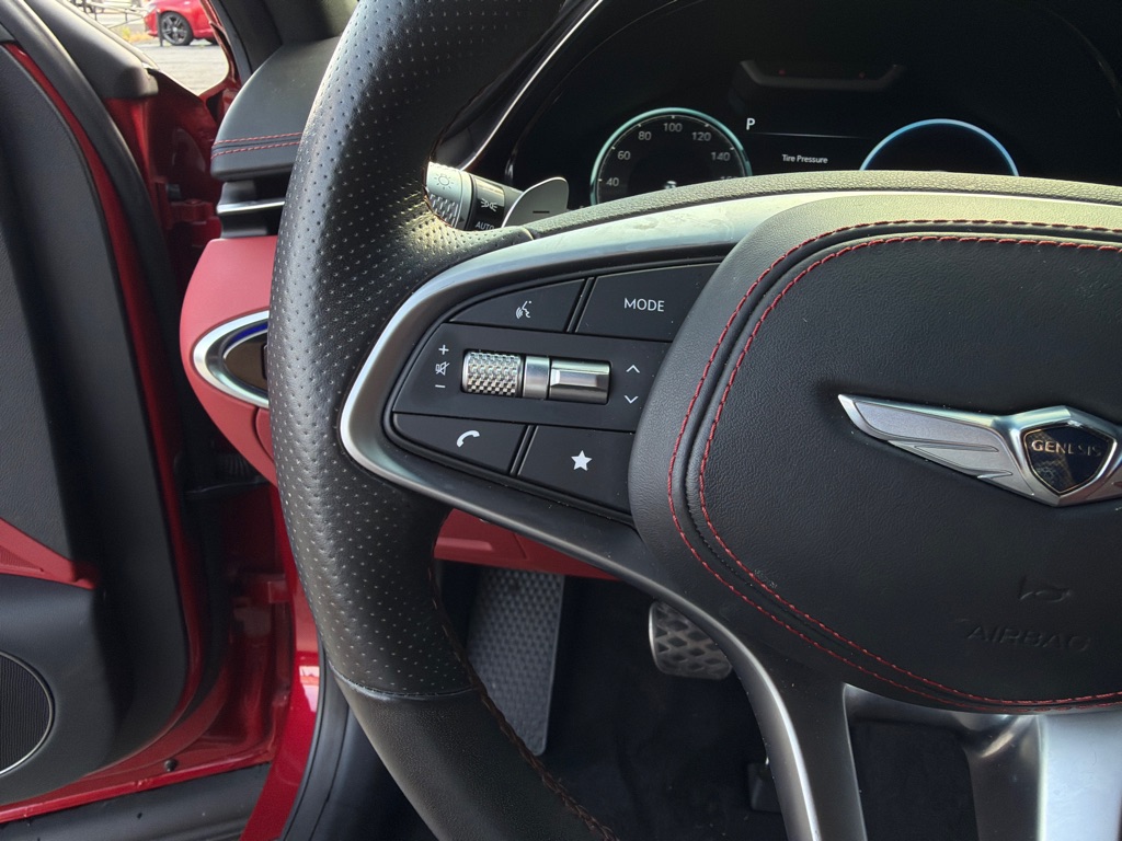 Photo 15 of this GENESIS GV70