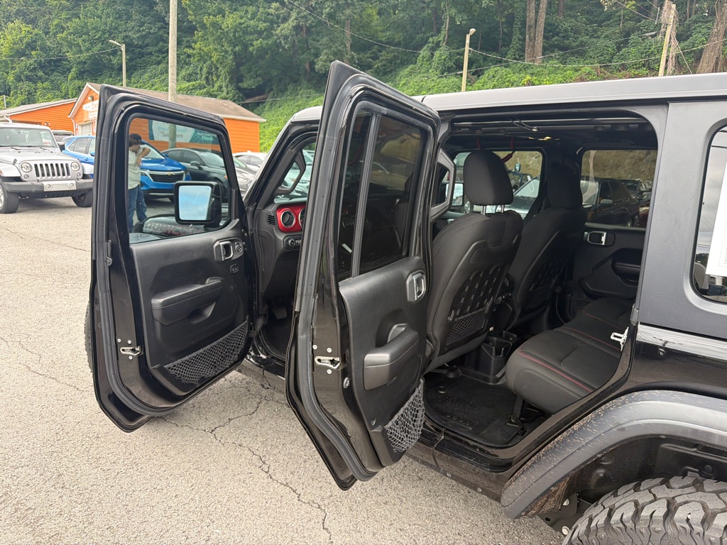 Photo 22 of this JEEP WRANGLER UNLIMI