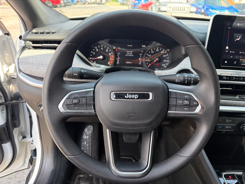 Photo 13 of this JEEP COMPASS