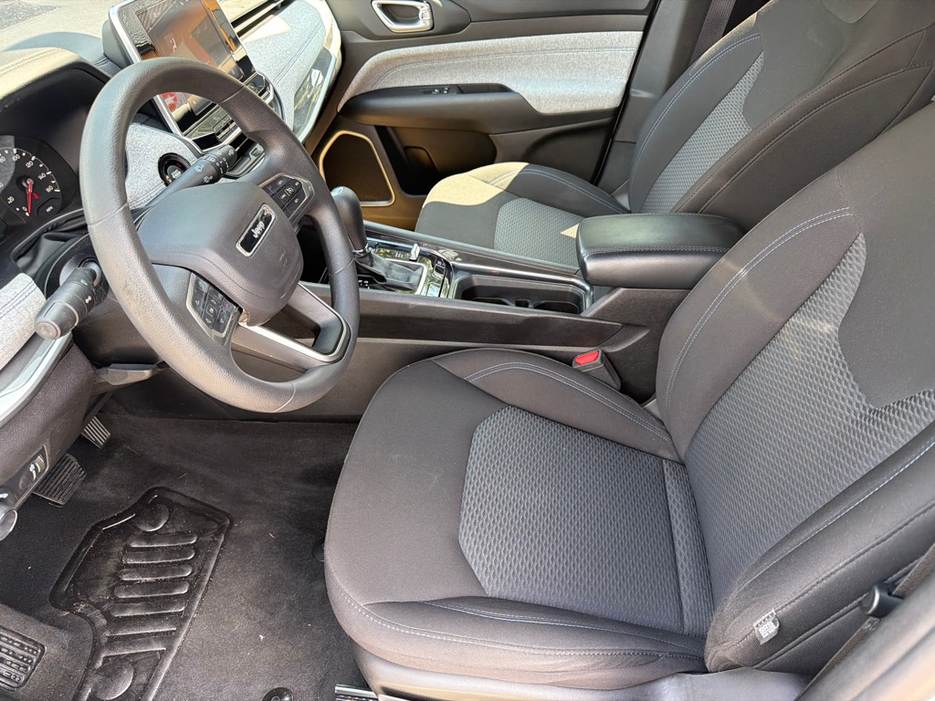Photo 12 of this JEEP COMPASS