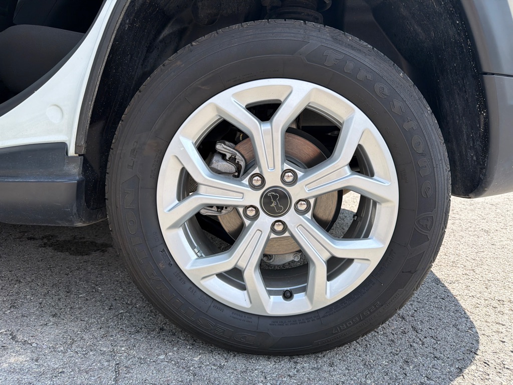 Photo 24 of this JEEP COMPASS