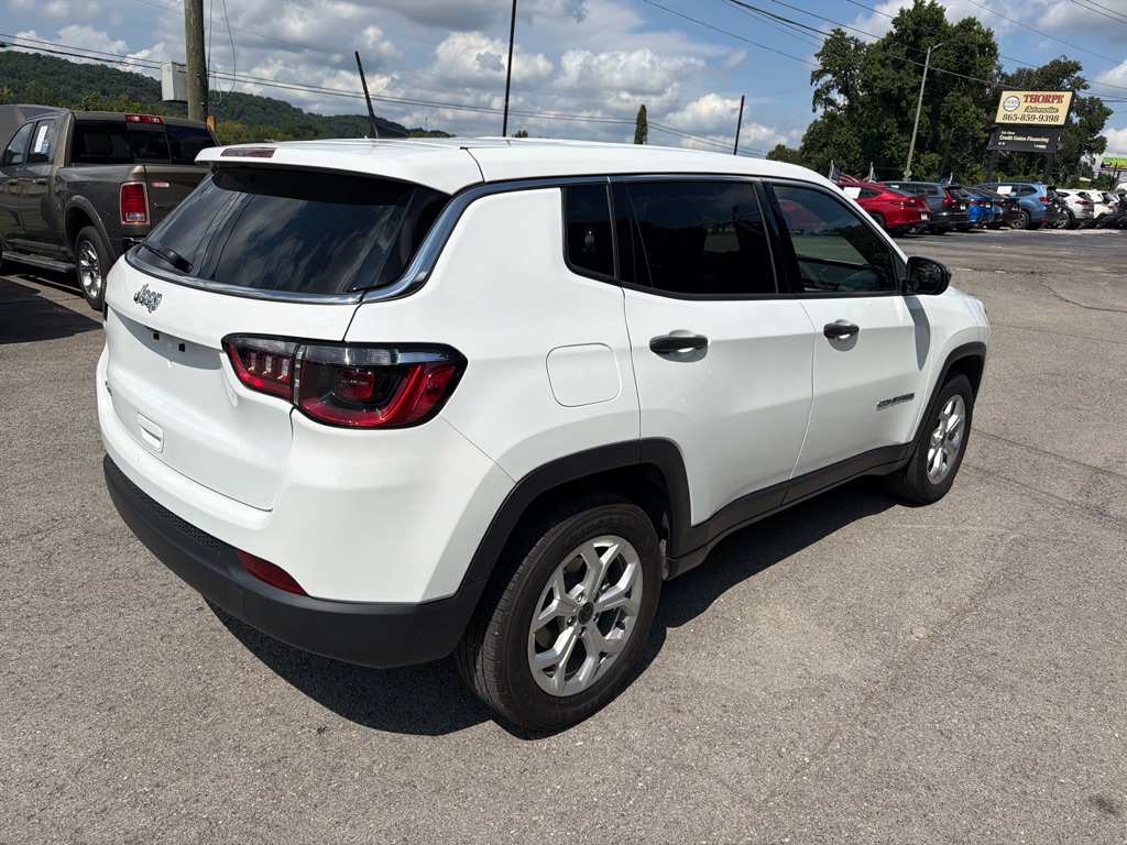 Photo 7 of this JEEP COMPASS
