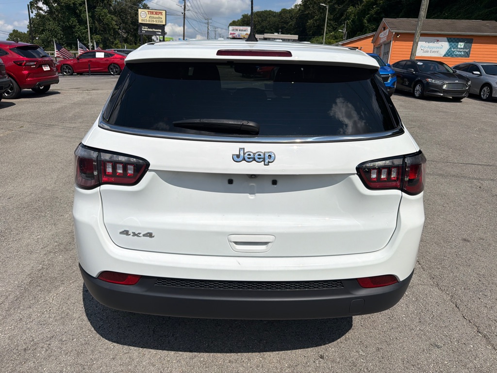 Photo 6 of this JEEP COMPASS