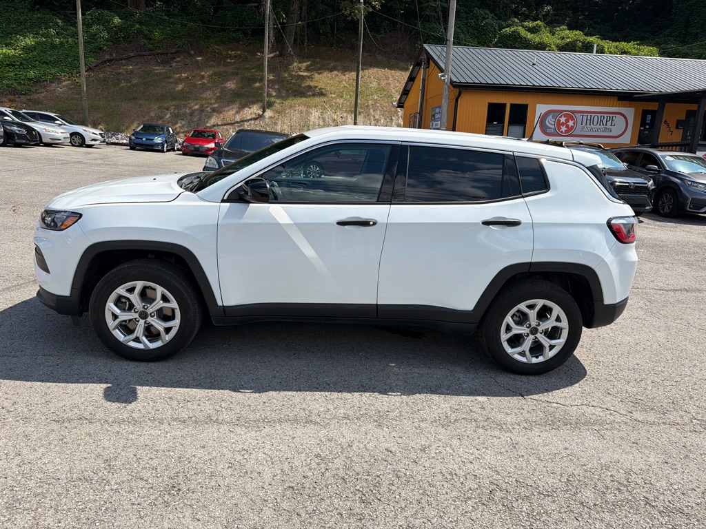 Photo 4 of this JEEP COMPASS