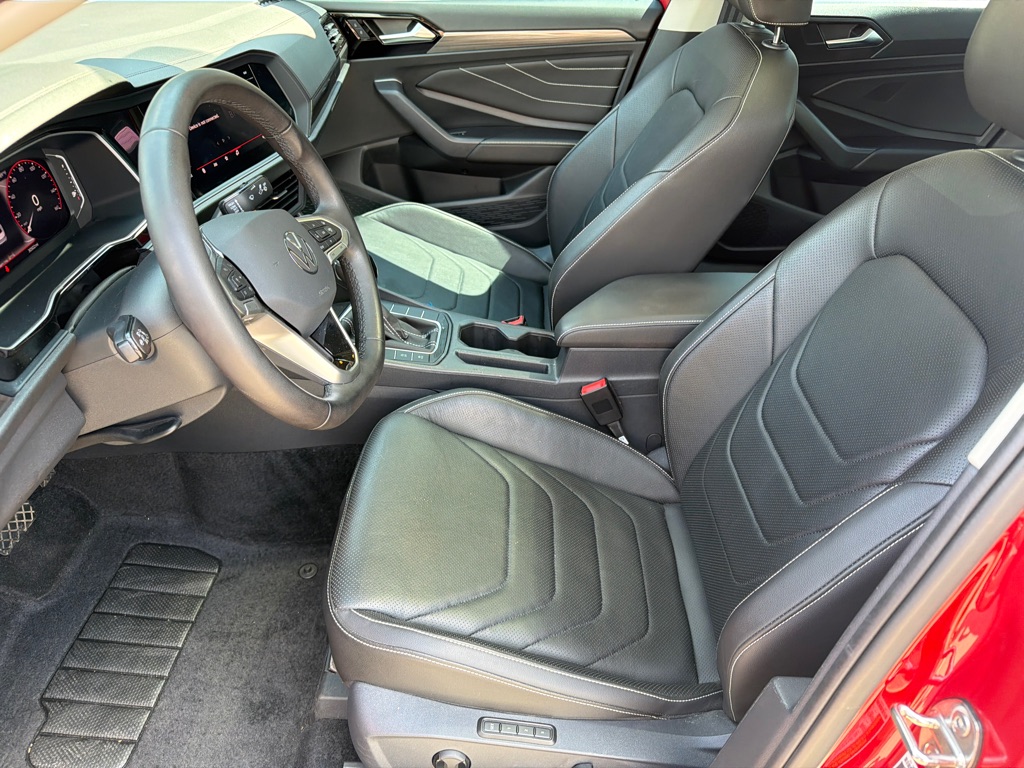 Photo 11 of this VOLKSWAGEN JETTA