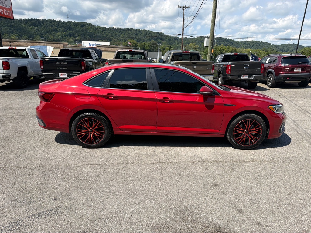 Photo 7 of this VOLKSWAGEN JETTA