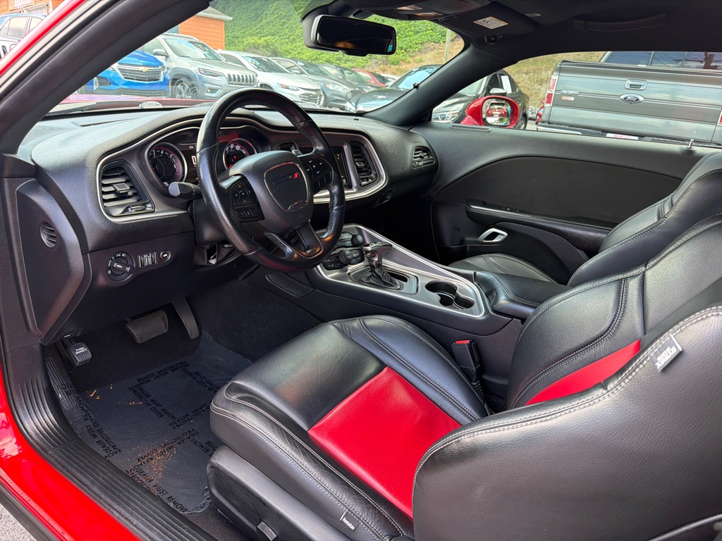 Photo 10 of this DODGE CHALLENGER