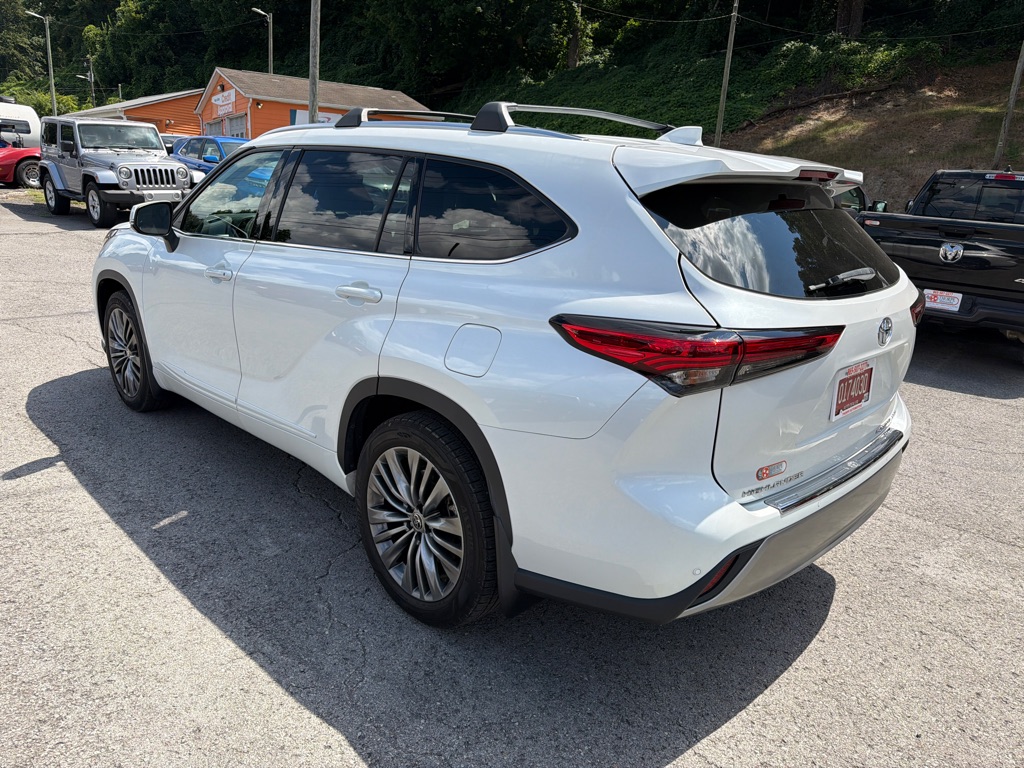 Photo 5 of this TOYOTA HIGHLANDER