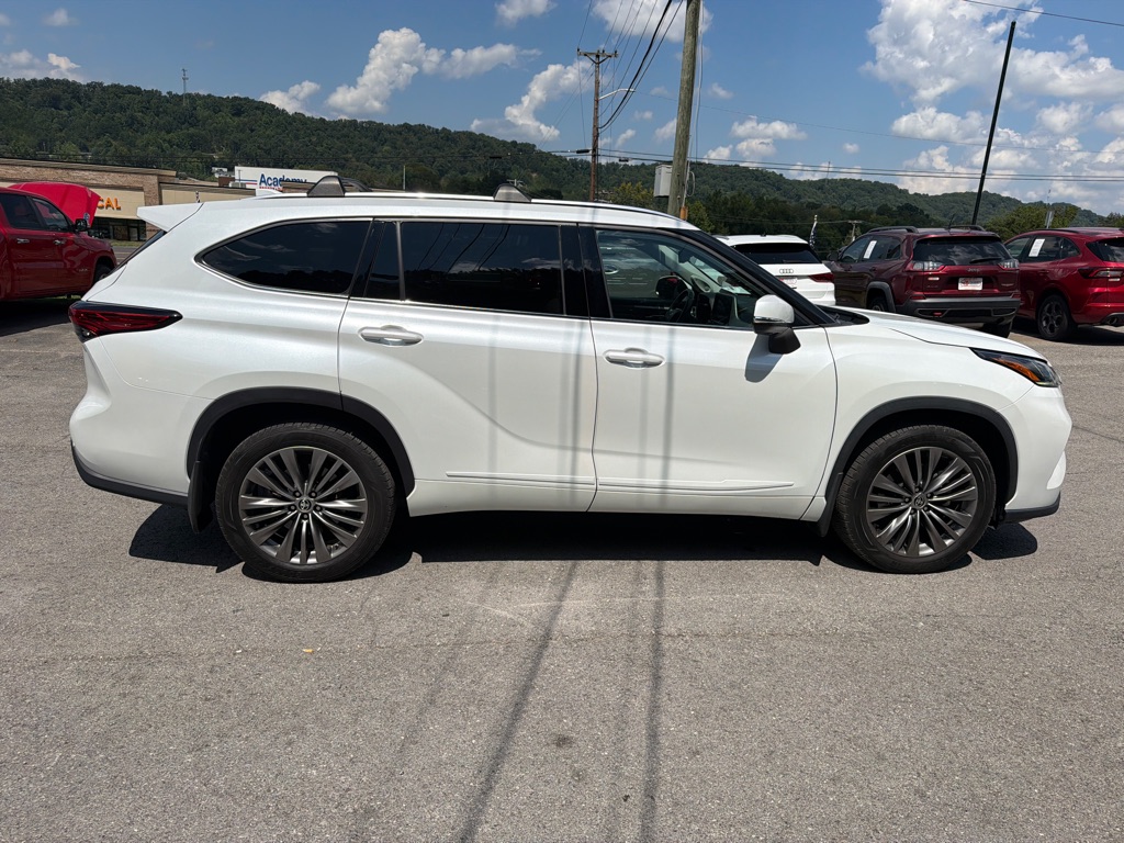 Photo 10 of this TOYOTA HIGHLANDER