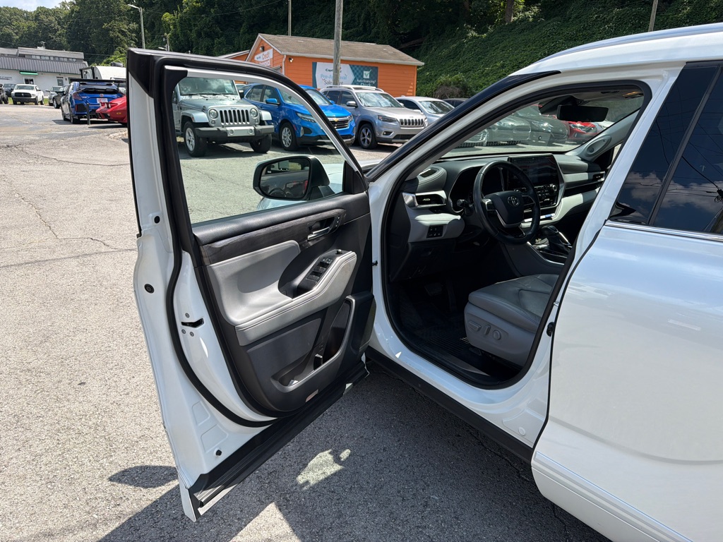 Photo 9 of this TOYOTA HIGHLANDER