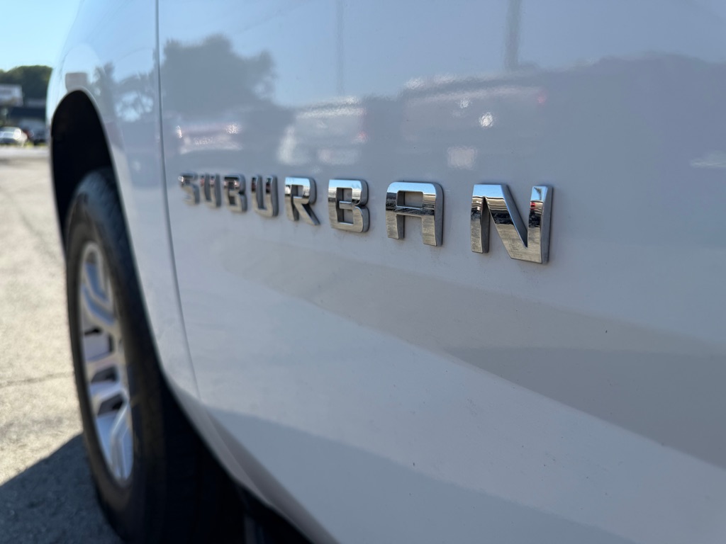 Photo 7 of this CHEVROLET SUBURBAN