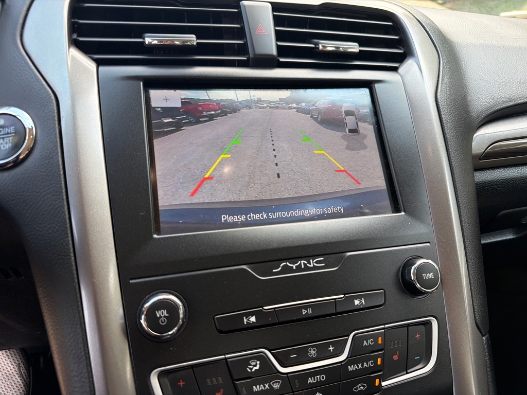 Photo 16 of this FORD FUSION