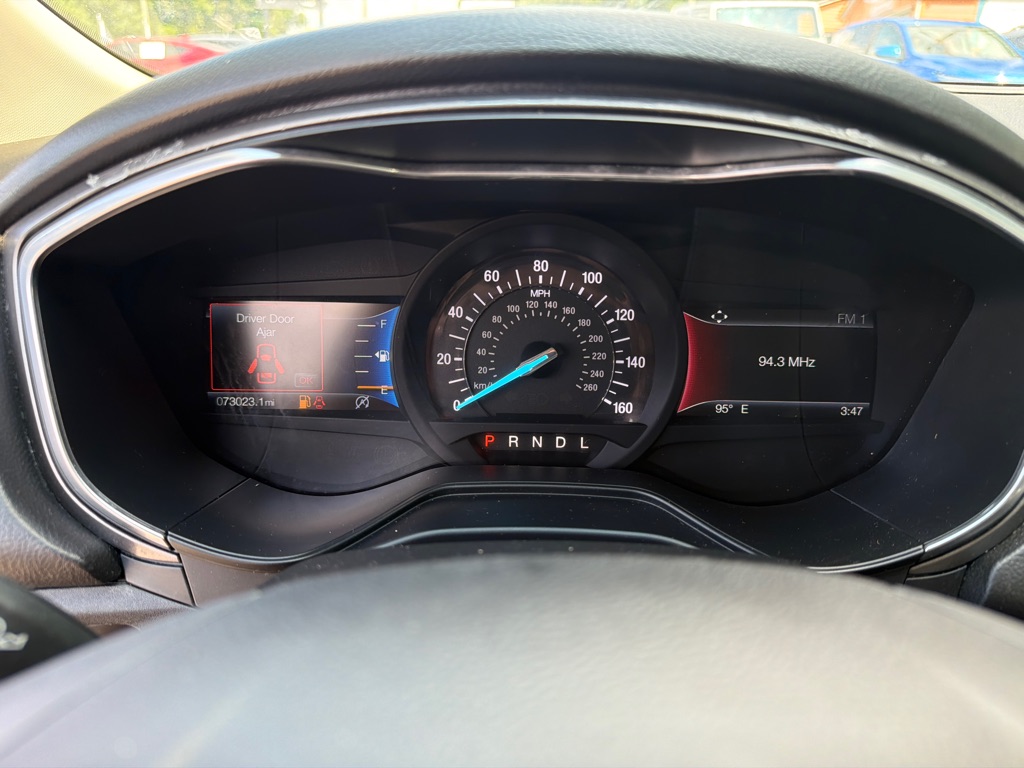 Photo 14 of this FORD FUSION