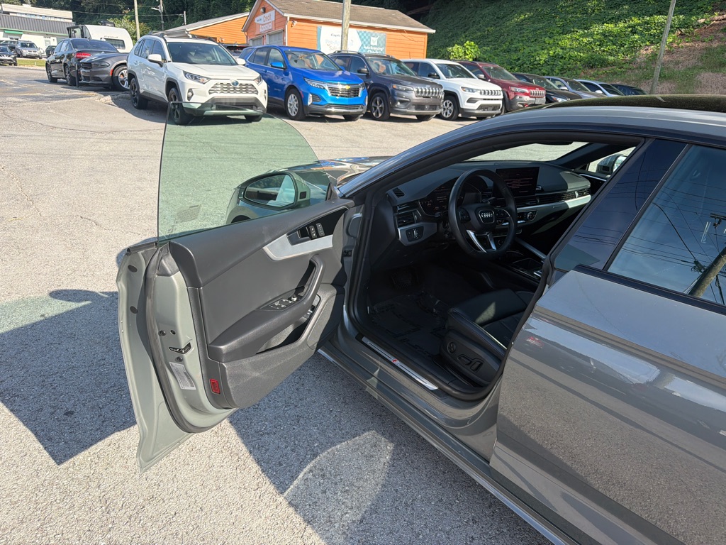 Photo 9 of this AUDI A5