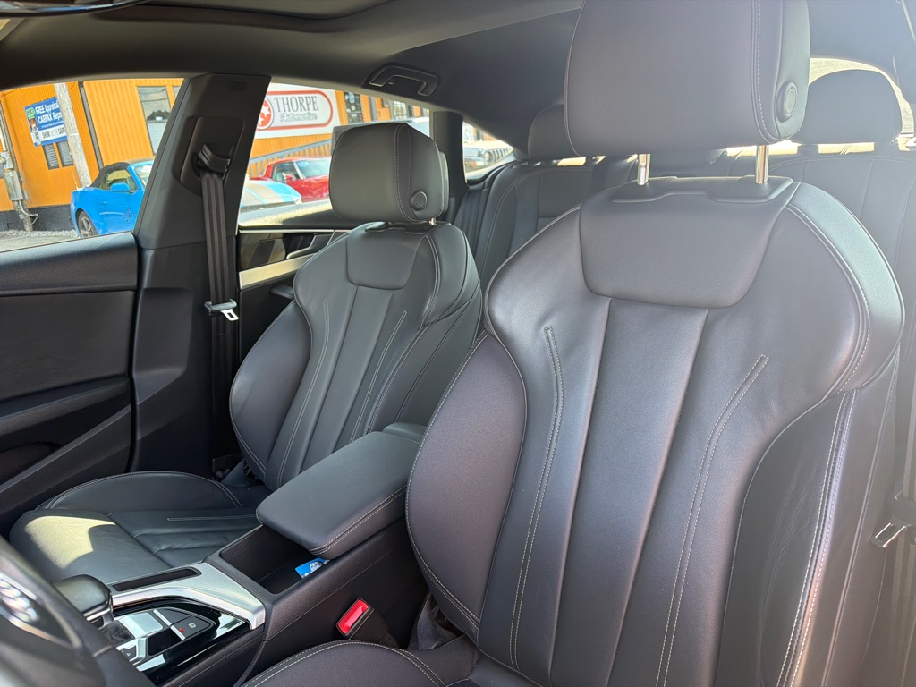 Photo 11 of this AUDI A5