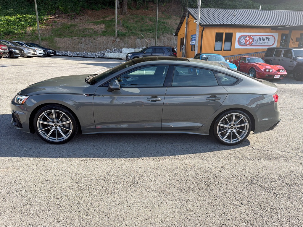 Photo 4 of this AUDI A5