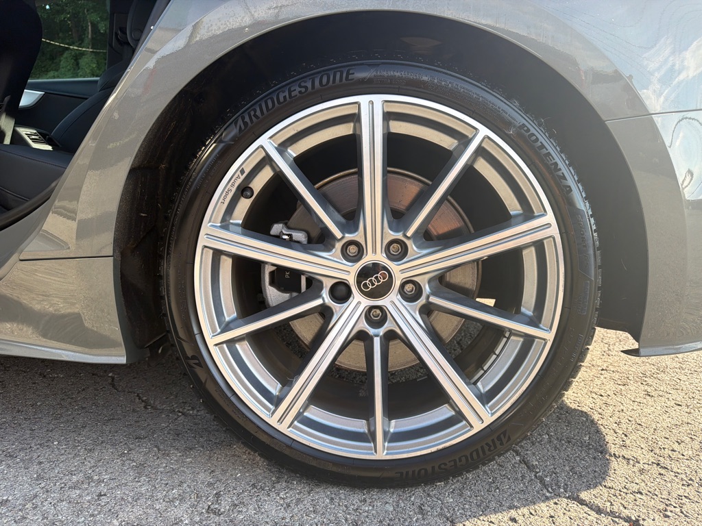 Photo 25 of this AUDI A5