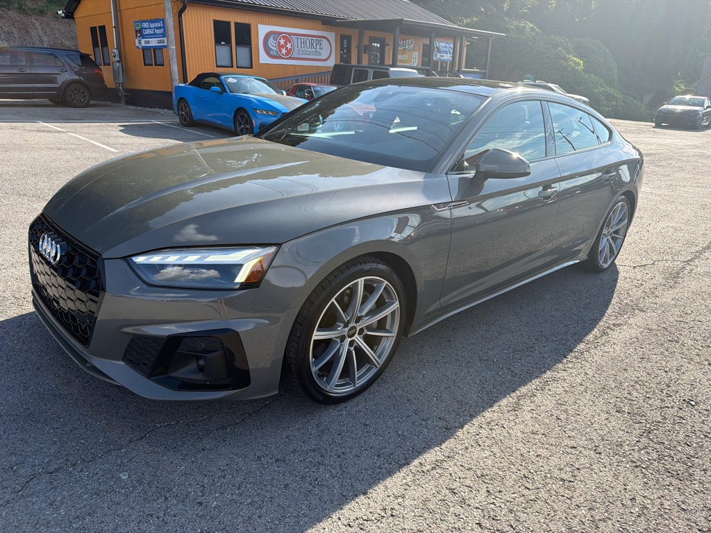 Photo 3 of this AUDI A5