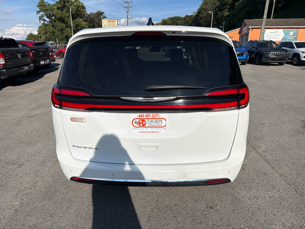 Photo 6 of this CHRYSLER PACIFICA