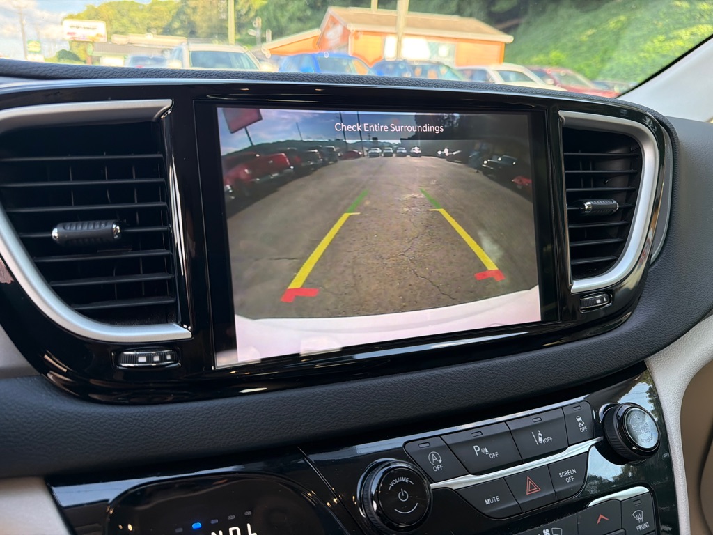 Photo 18 of this CHRYSLER PACIFICA