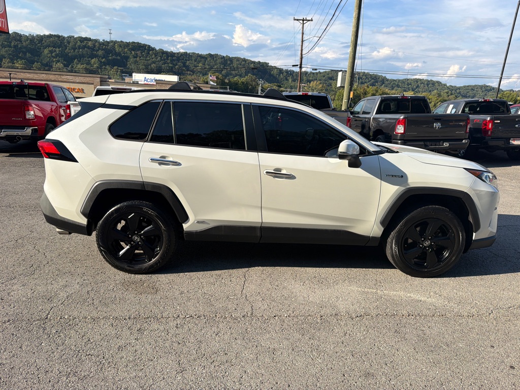 Photo 8 of this TOYOTA RAV4