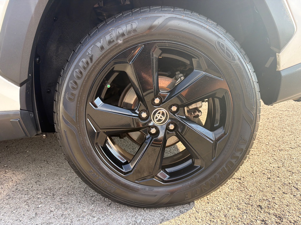 Photo 26 of this TOYOTA RAV4