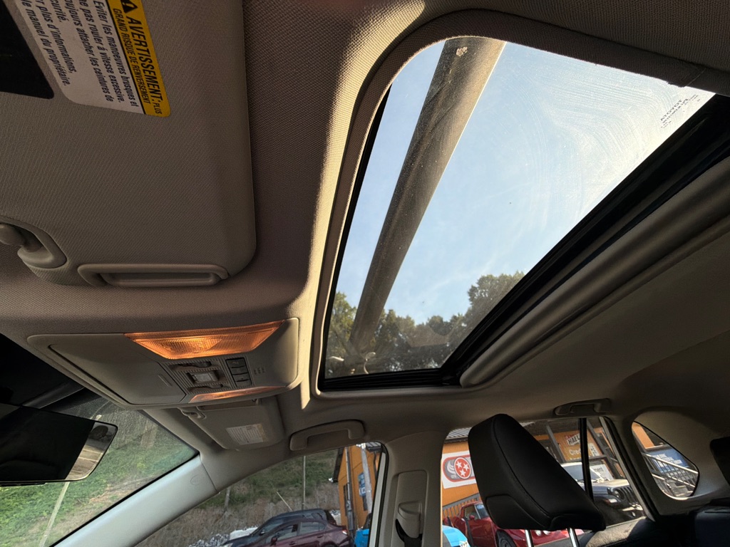 Photo 21 of this TOYOTA RAV4