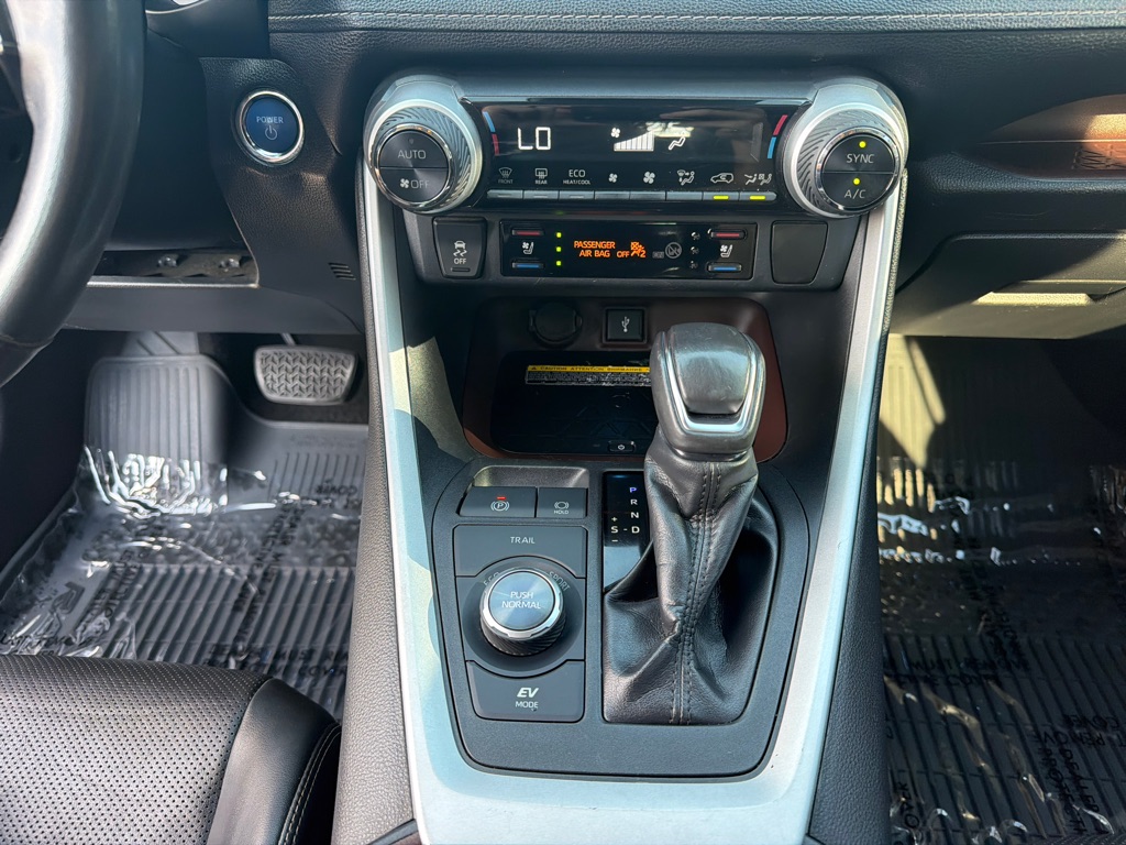Photo 19 of this TOYOTA RAV4