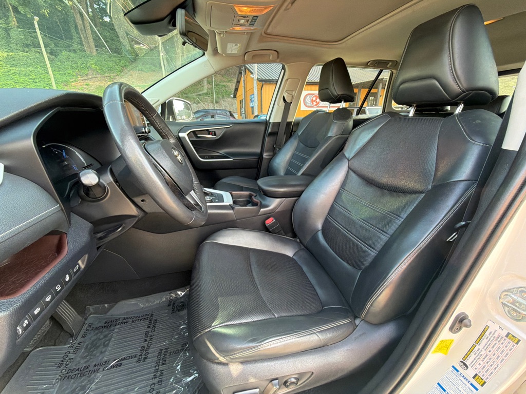 Photo 22 of this TOYOTA RAV4
