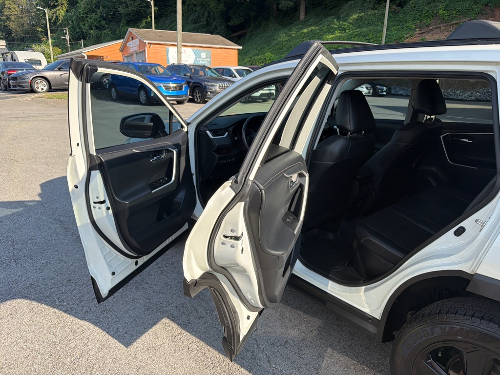 Photo 24 of this TOYOTA RAV4