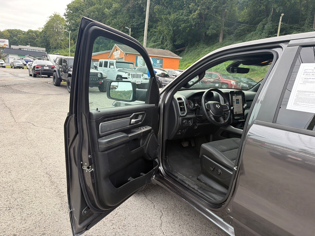 Photo 9 of this RAM 1500