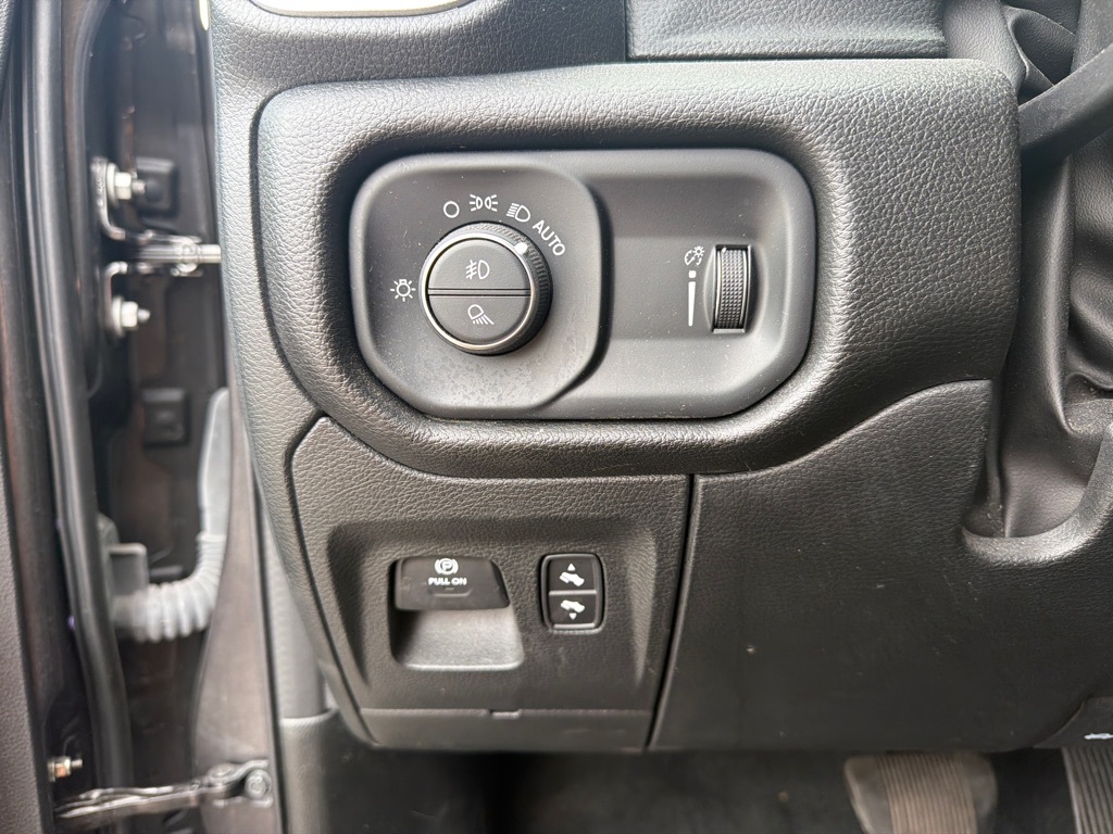 Photo 15 of this RAM 1500