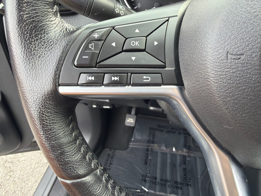 Photo 14 of this NISSAN ROGUE SPORT